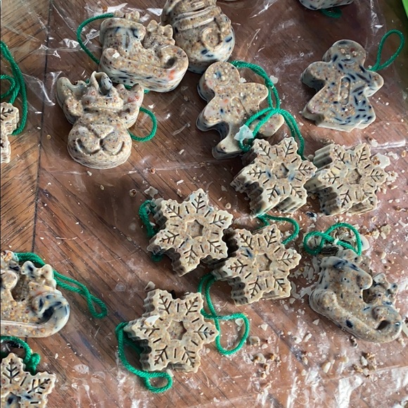 Christmas suet - Picture 6 of 9